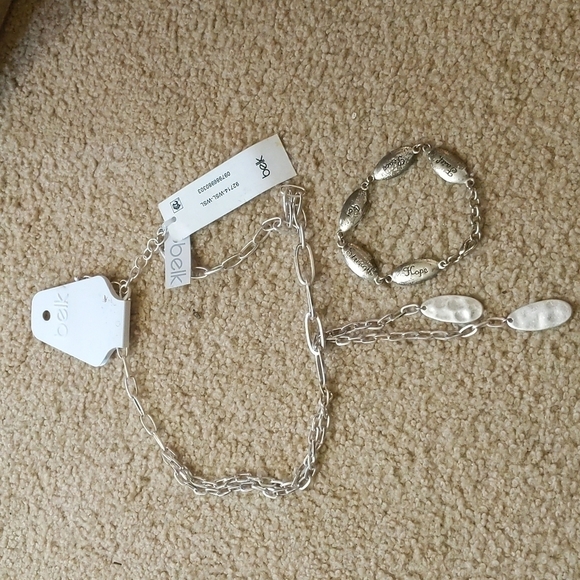 New with Tags Belk Silver Necklace with Encouraging Words Bracelet - Picture 1 of 3